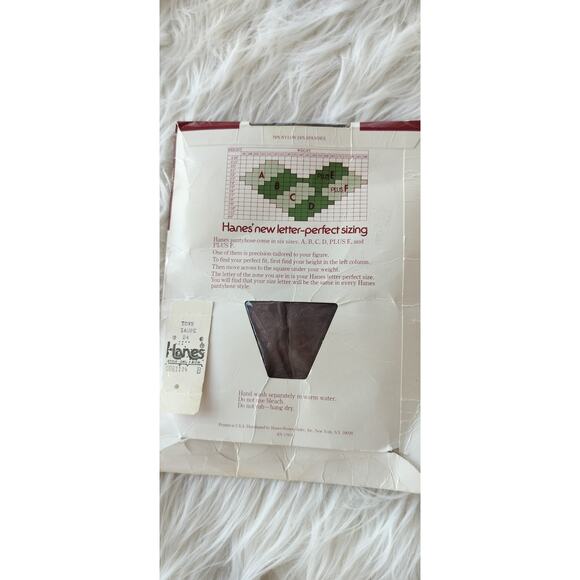 Vintage 70 Hanes Alive Sheer Support Pantyhose 1 pair Sz B Style 811 Town Taupe - Picture 2 of 3